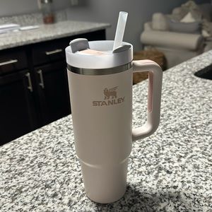 Selling pink Stanley 30 oz!